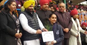 R.D. Khosla prodigy Akshta Sharma receives the Honor from Minister of Power and Public Works